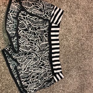 Rare pattern lulu lemon shorts